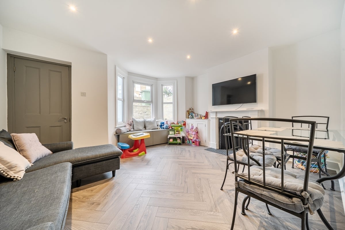 House Combedale Road in Greater London