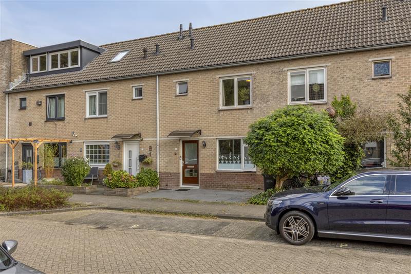Huis C. Outshoornstraat 7 in Almere