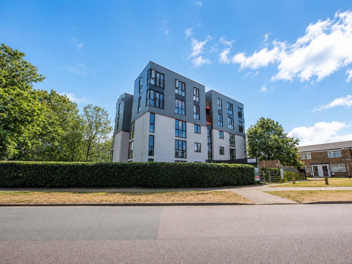 Flat Earlswood Way in Colchester