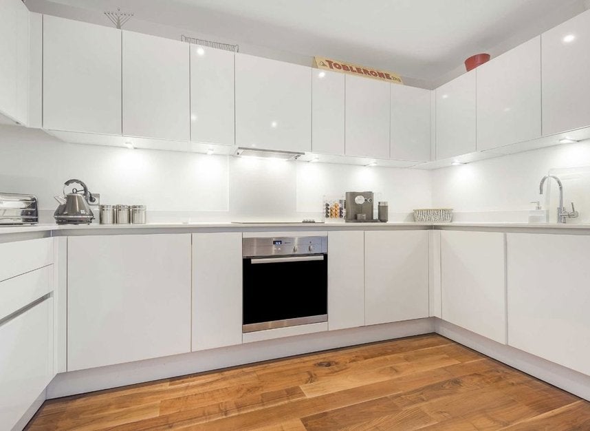 Flat Maygrove Road in Greater London