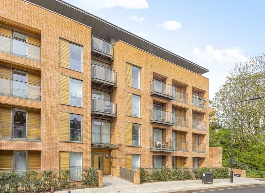 Flat Maygrove Road in Greater London