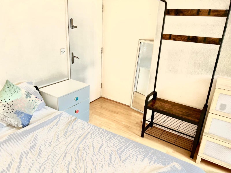 Room Tyers Street in Greater London