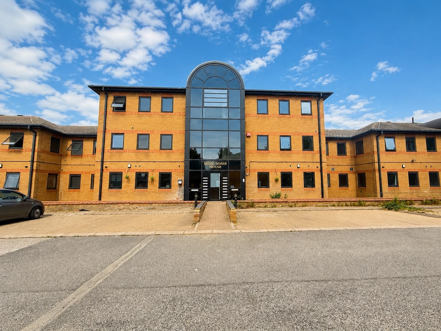Flat Adam Court in Peterborough