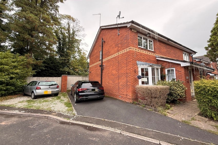House Petworth Close in Manchester