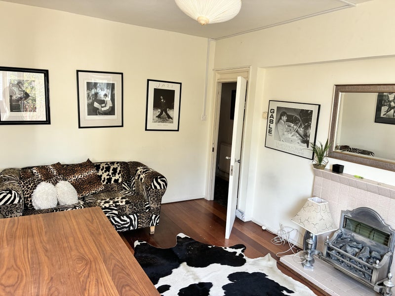 Room Harrington Street in Greater London