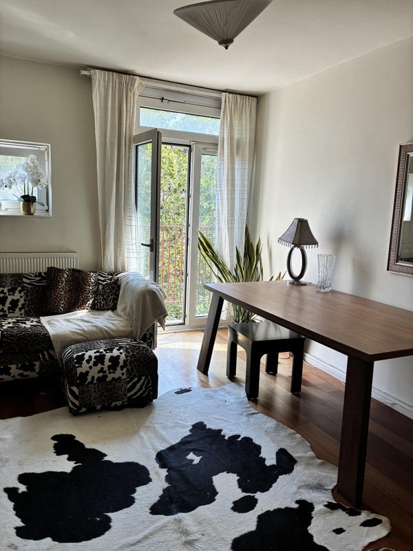 Room Harrington Street in Greater London