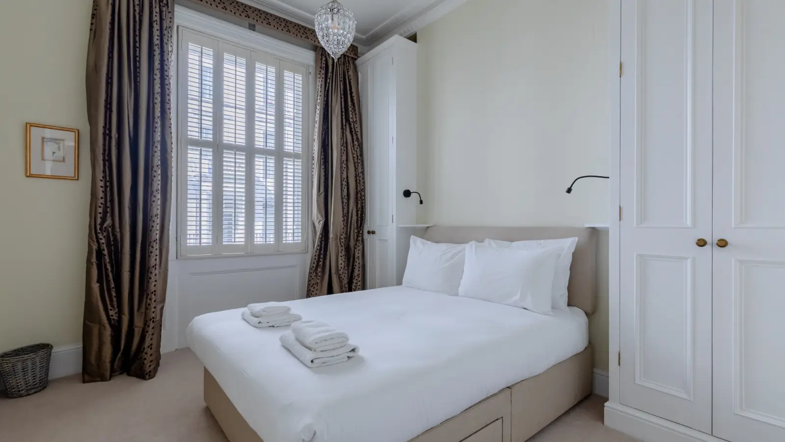 Flat Clarendon Street in City of Westminster