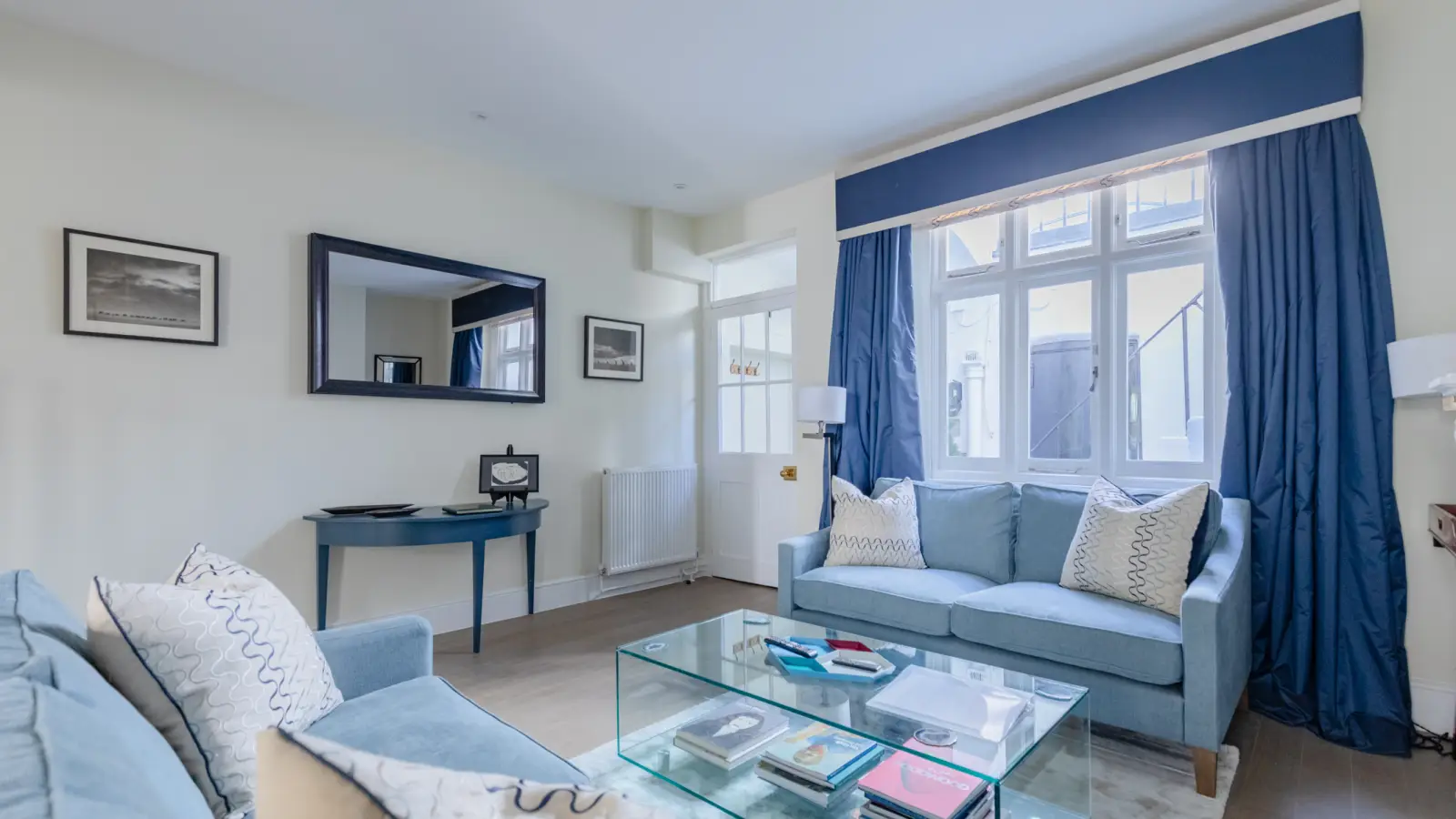 Flat Clarendon Street in City of Westminster