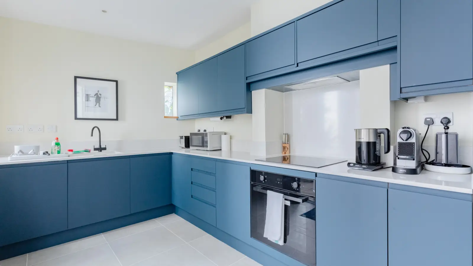 Flat Clarendon Street in City of Westminster