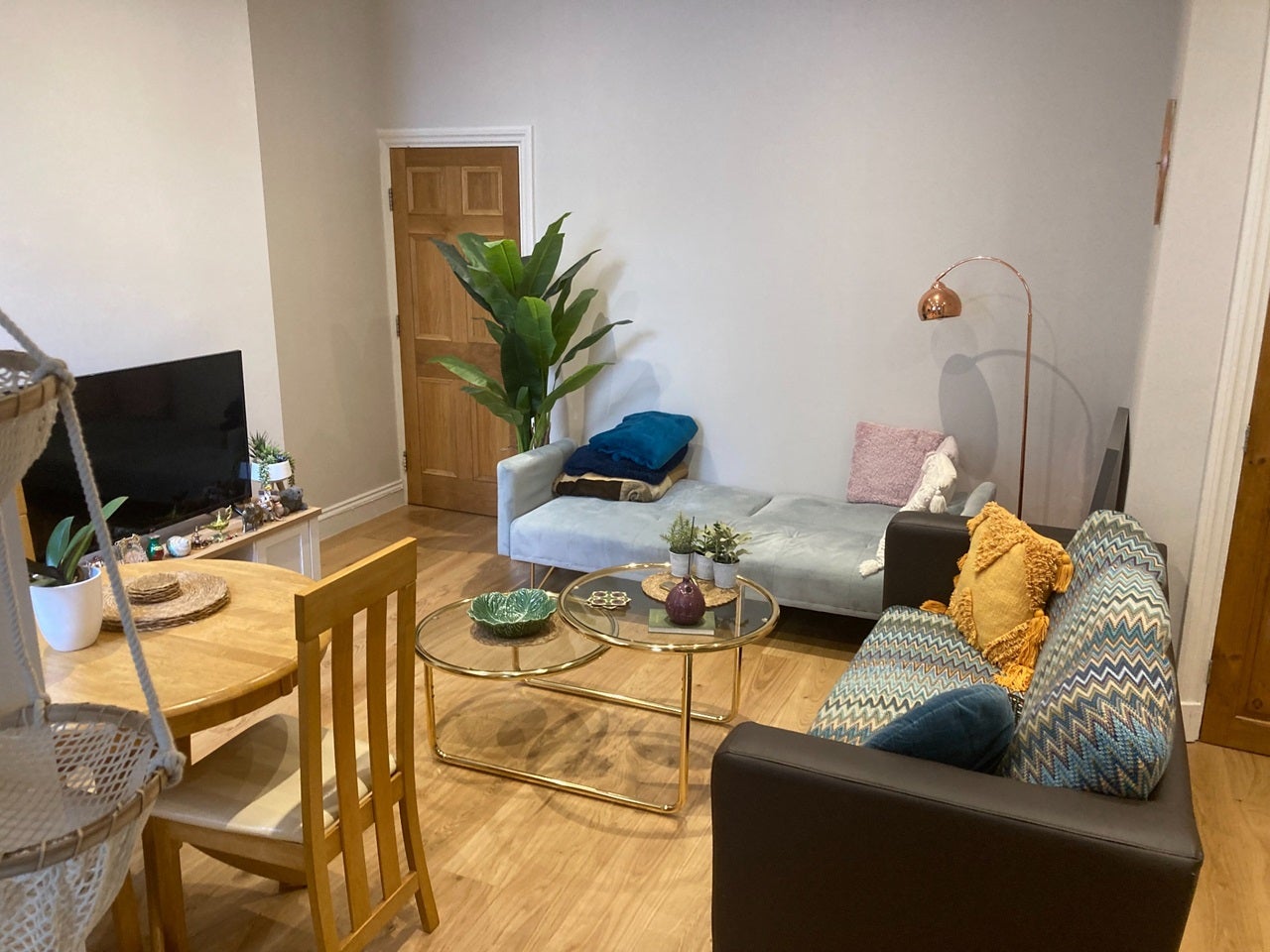 Flat Grove Place in Greater London