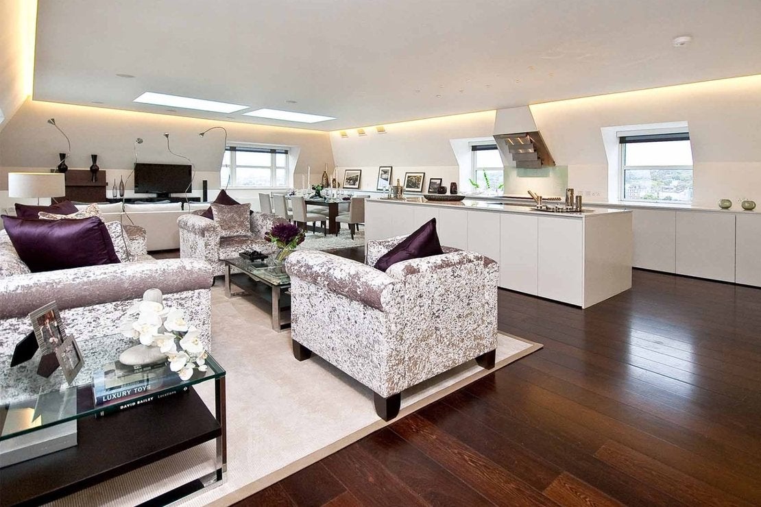 Flat Boydell Court in Greater London