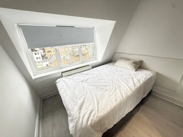Flat Blackstock Road in Greater London