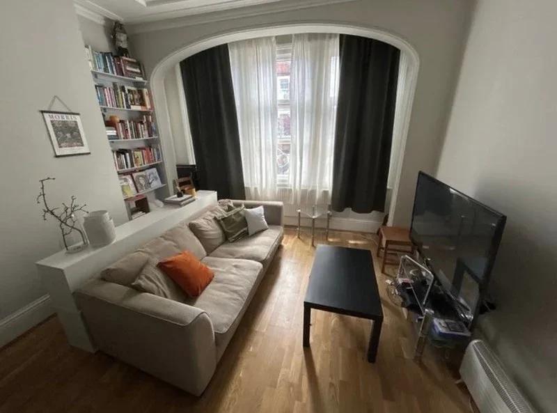 Room Ashford Road in Greater London