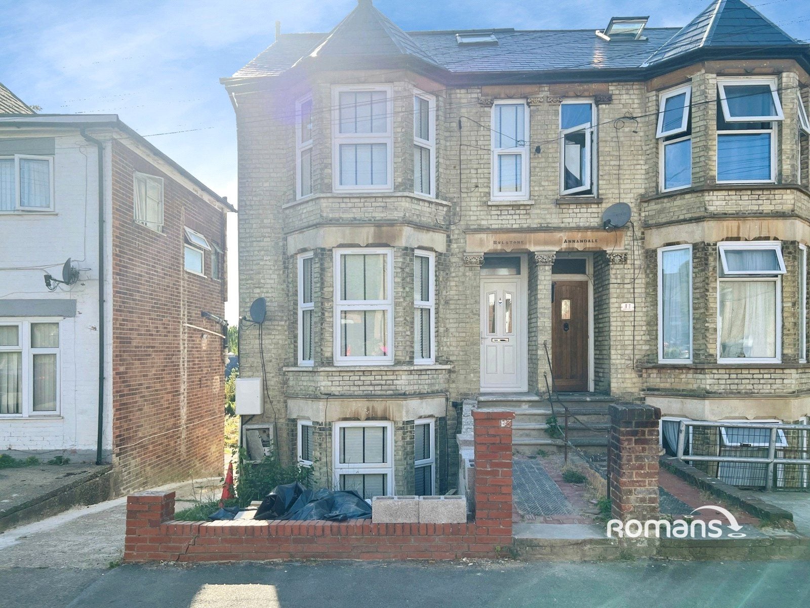 Room Roberts Road in High Wycombe