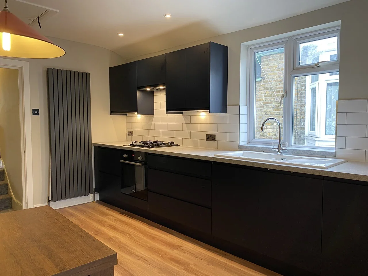 Flat Leslie Road in Greater London