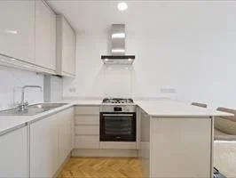 Flat Clarence Road in Greater London