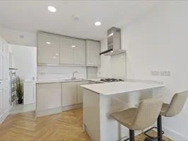 Flat Clarence Road in Greater London