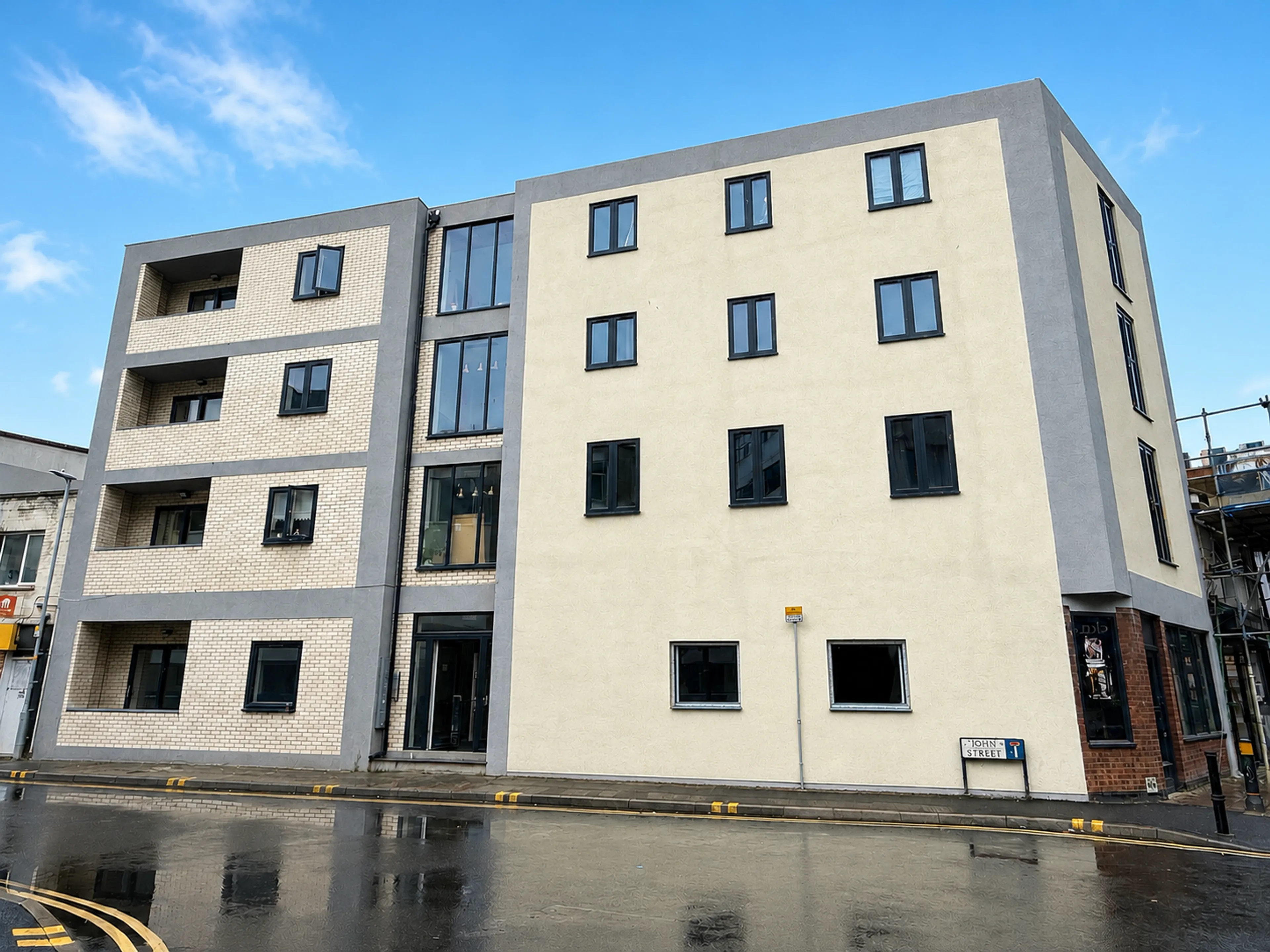 Flat Fleet Street in Swindon