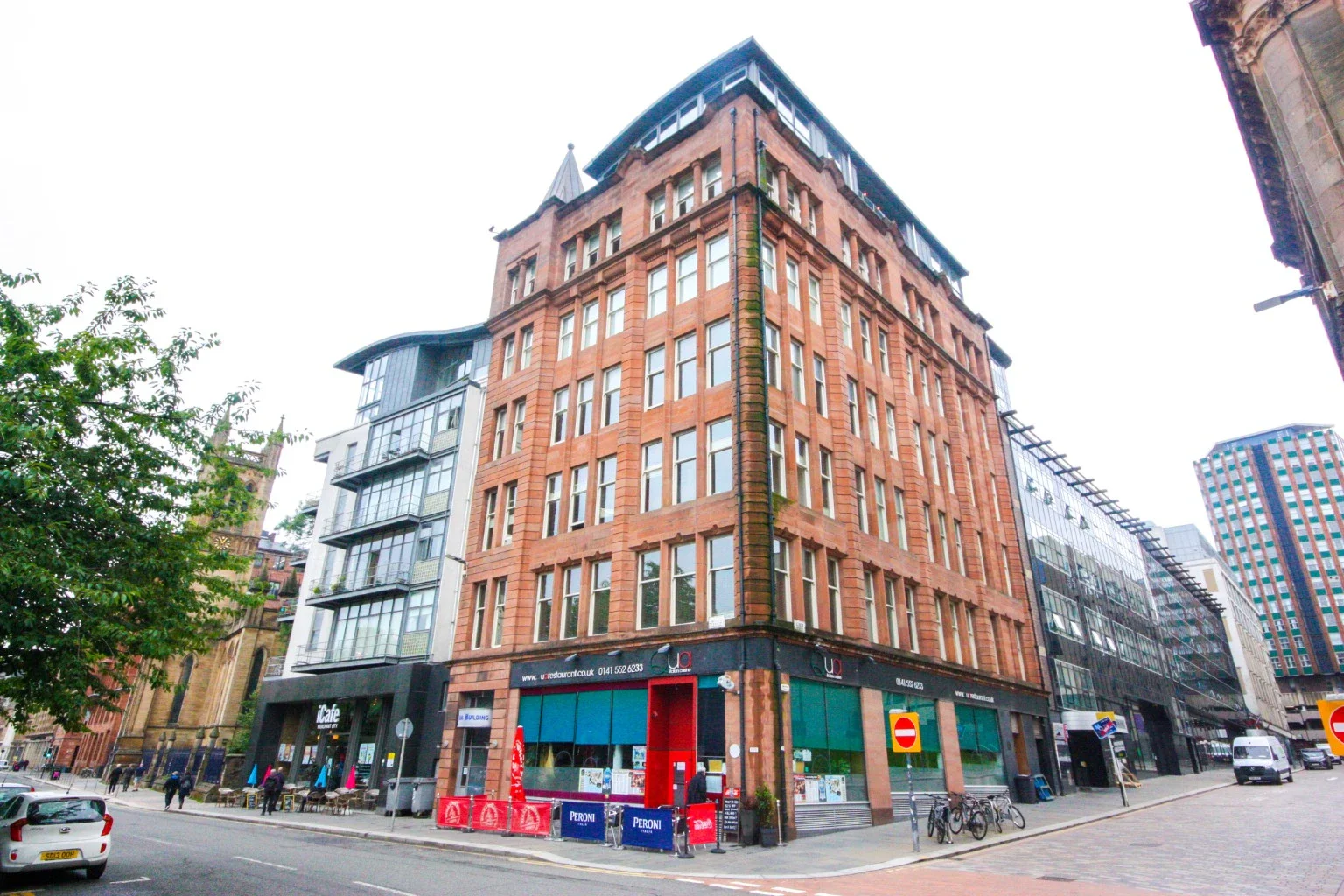 Flat Ingram Street in Glasgow