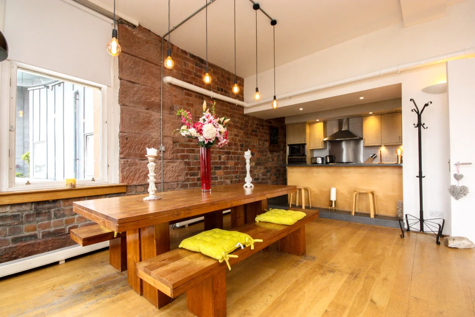 Flat Ingram Street in Glasgow