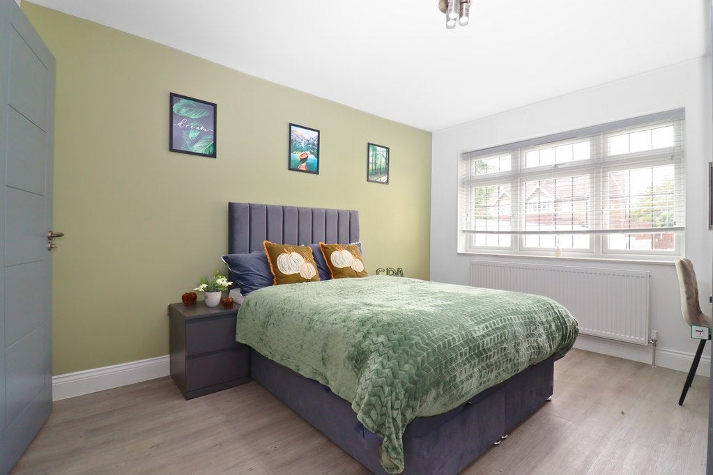 Room Surbiton Crescent in Greater London