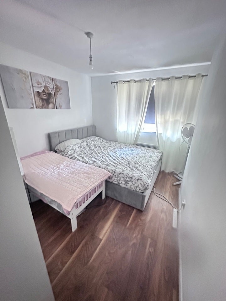 House Magpie Close in Greater London
