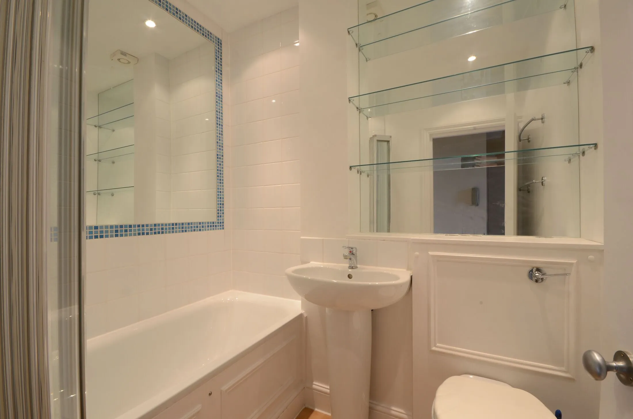 Flat Lillie Road in Greater London