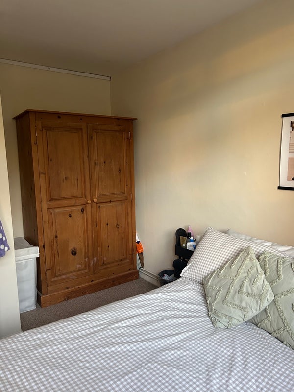 Room Crescent Lane in Greater London