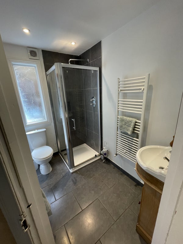 Room Deodar Road in Greater London