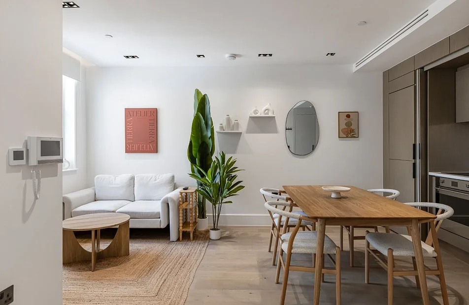 Flat Pembridge Gardens in Greater London