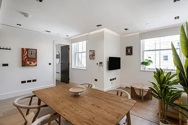 Flat Pembridge Gardens in Greater London