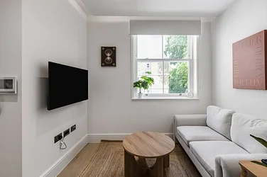 Flat Pembridge Gardens in Greater London