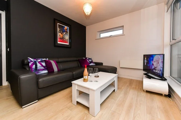 Flat Bute Street in Cardiff