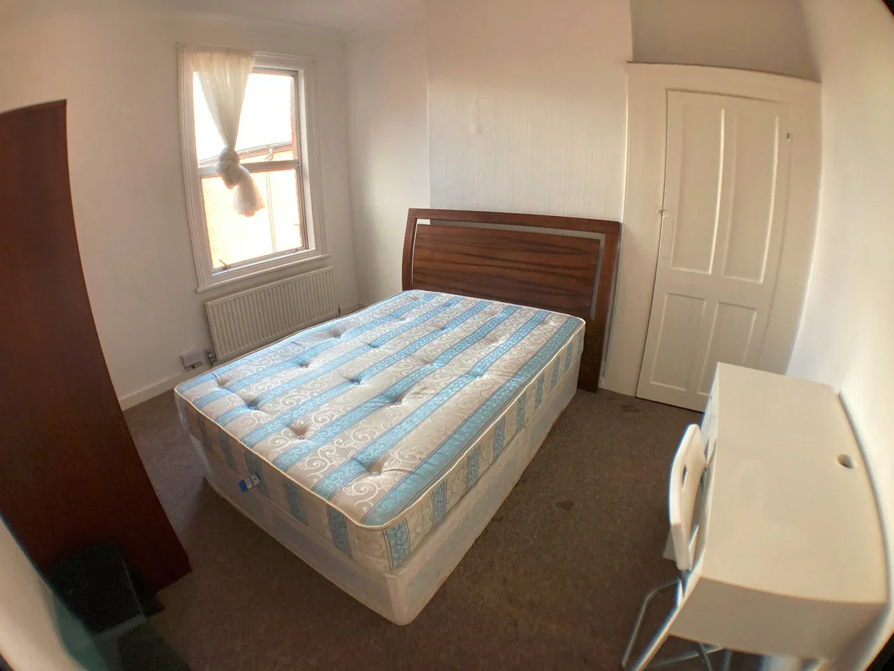 Room Mora Road in Greater London