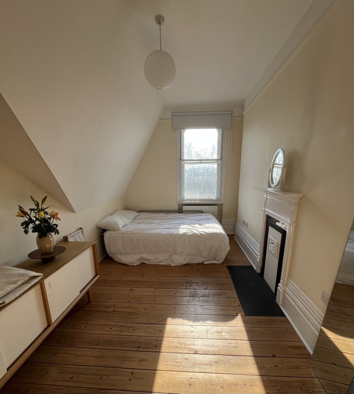 Room Bakers Row in Greater London