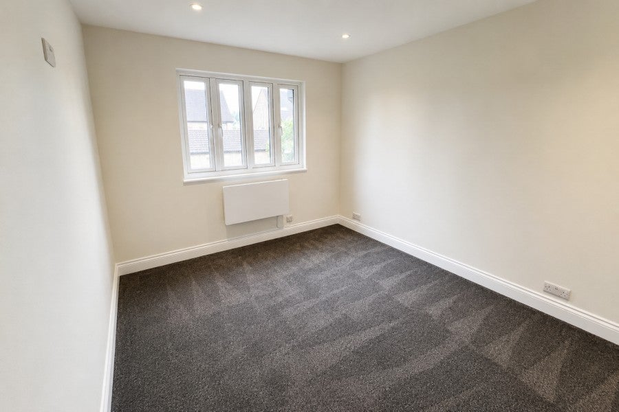 Flat Elder Close in Guildford