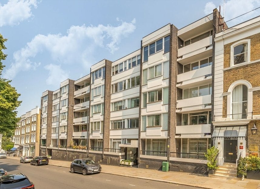 Flat Kensington Park Road in Greater London