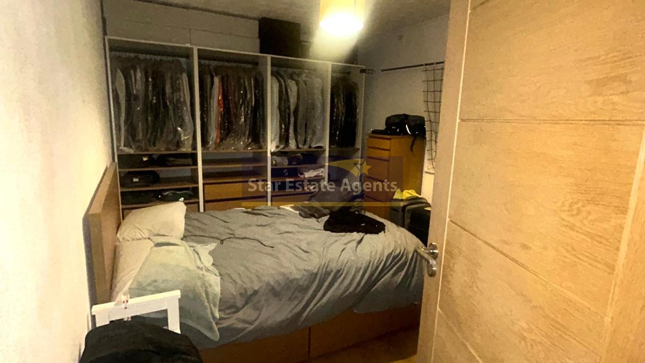 Flat Millet Road in Greater London