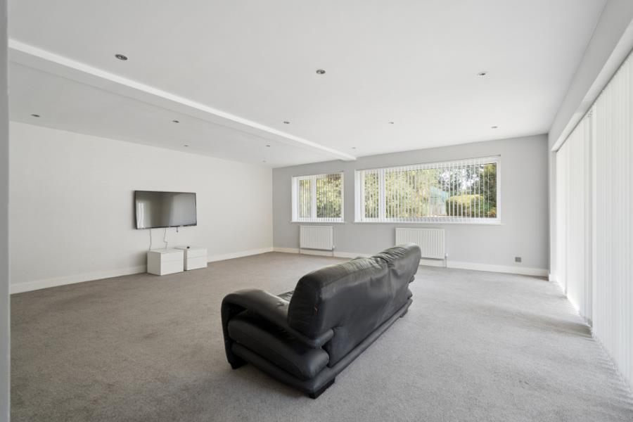 House Oxhey Lane in Watford Rural