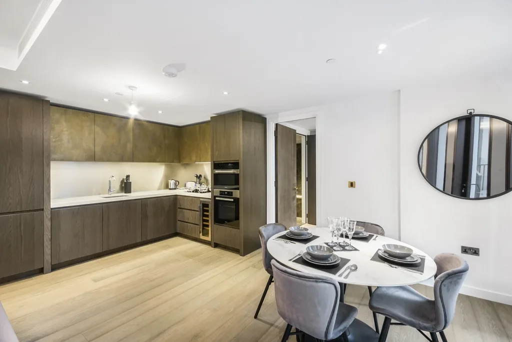Flat Carnation Way in Greater London