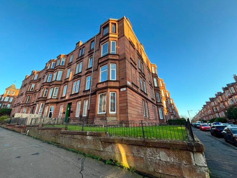 Flat Whitehill Street in Glasgow