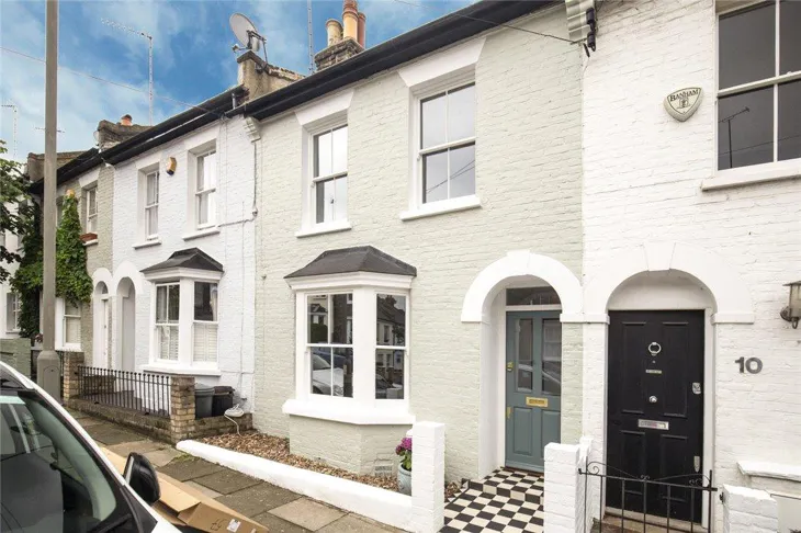 Flat Tonsley Road in Greater London