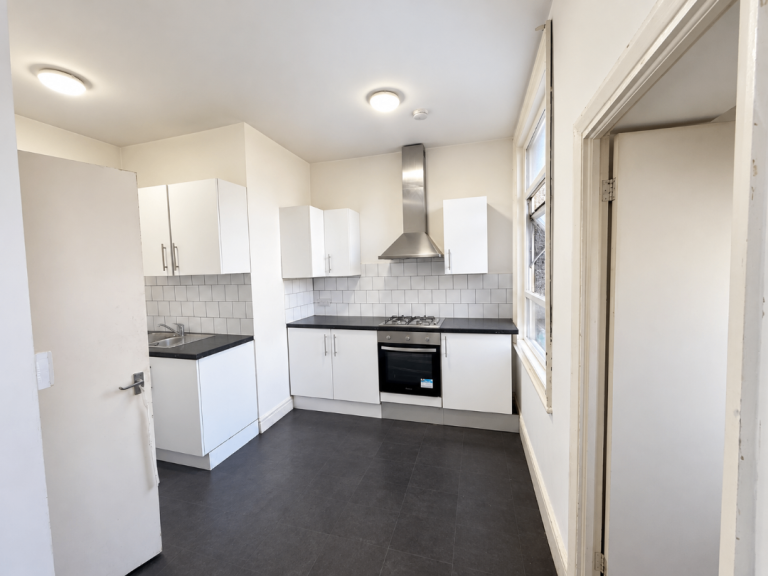 Flat High Road Leytonstone in Greater London
