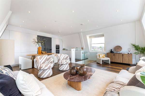 House Burnfoot Avenue in Greater London