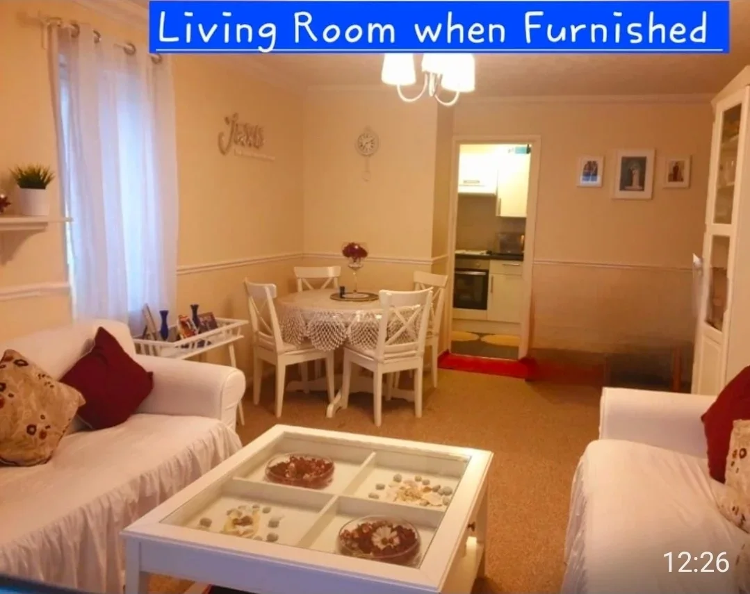 Flat Bloxworth Close in Greater London