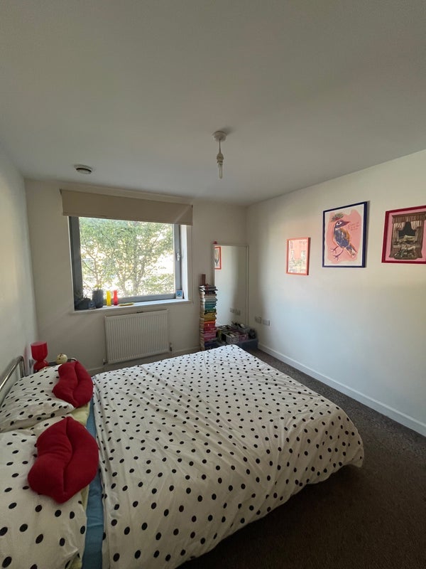 Flat Cambridge Heath Road in Greater London
