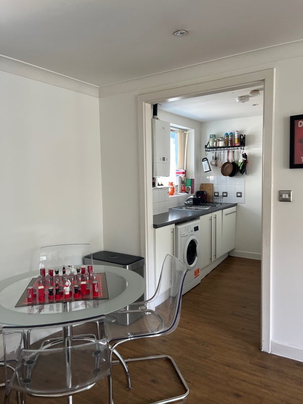 Flat Cambridge Heath Road in Greater London