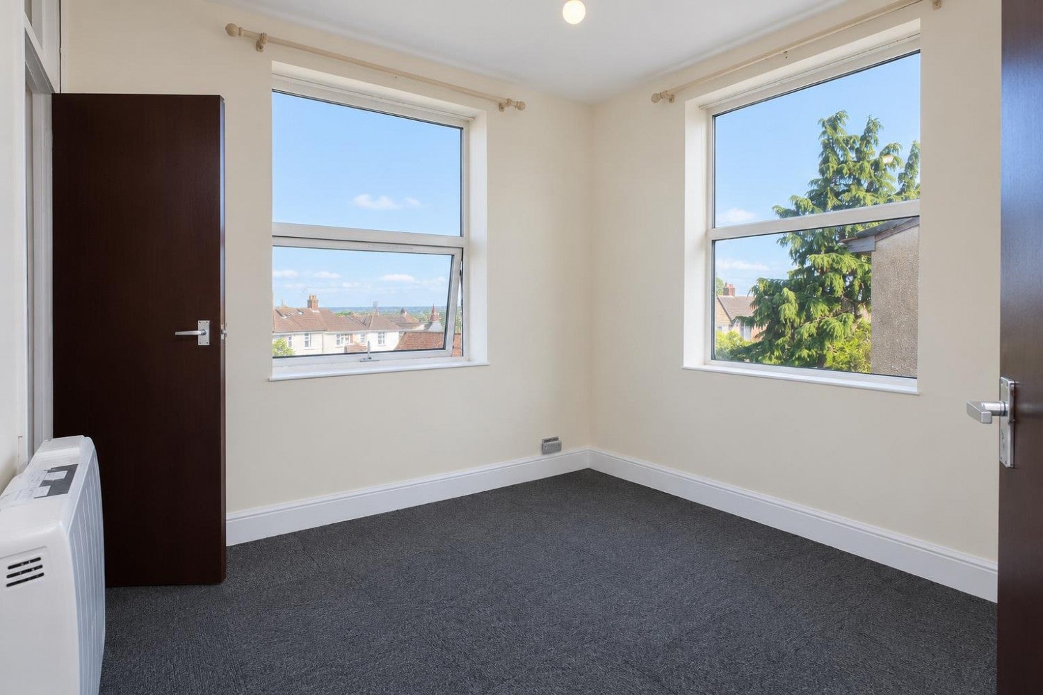 Flat Doncaster Road in Bristol
