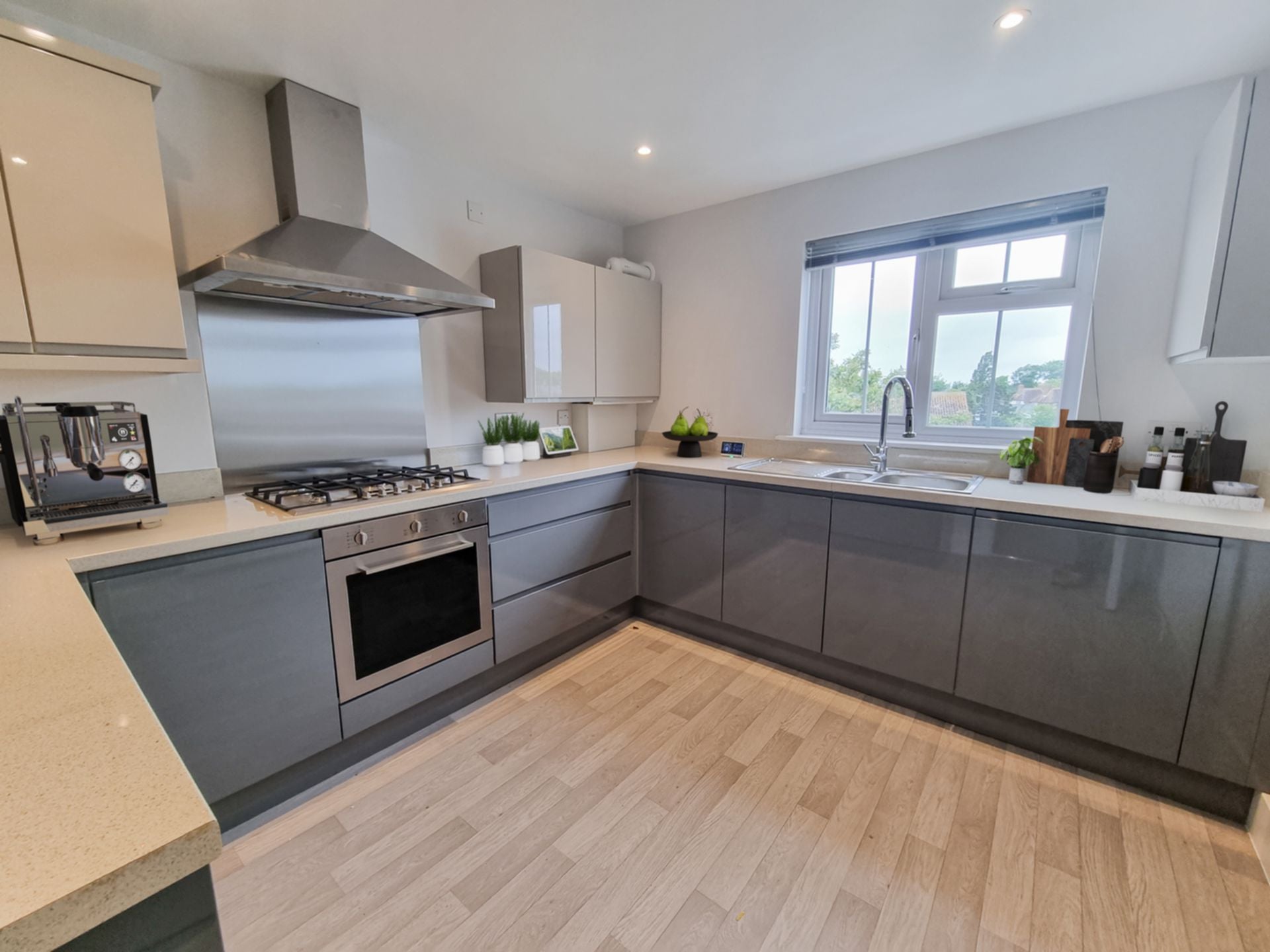 Flat Orgarswick Avenue in Folkestone and Hythe District