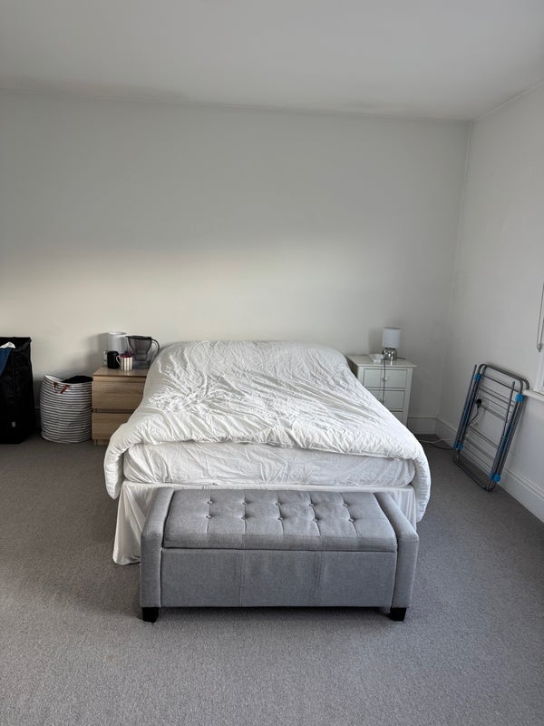 Room Northcote Road in Greater London